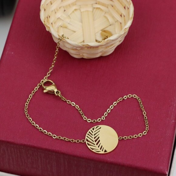 Yellow Gold Bracelet with Leaf Cutout Charm, Adjustable Size, XPBL0623 - Picture 12 of 12